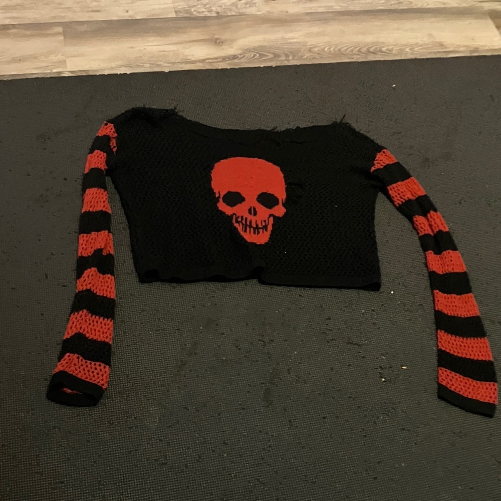 Black and Red Skull Knit Top